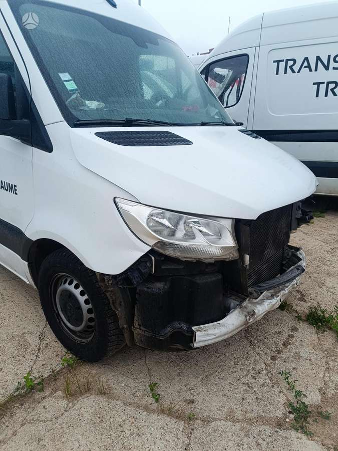 Mercedes-Benz Sprinter, preču