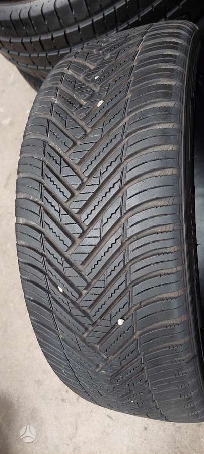 Hankook, universalios 215/45 R18