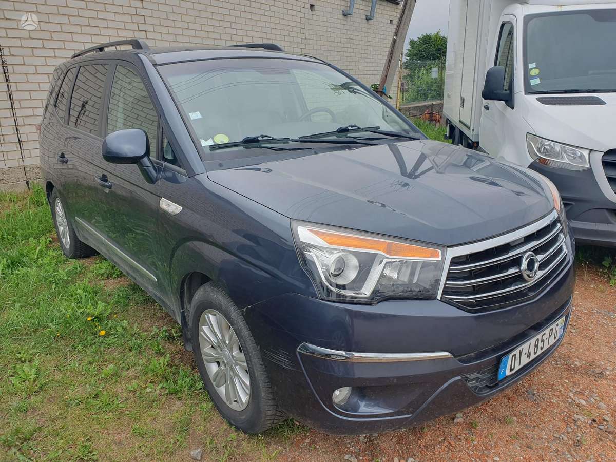 SsangYong Rodius - 3
