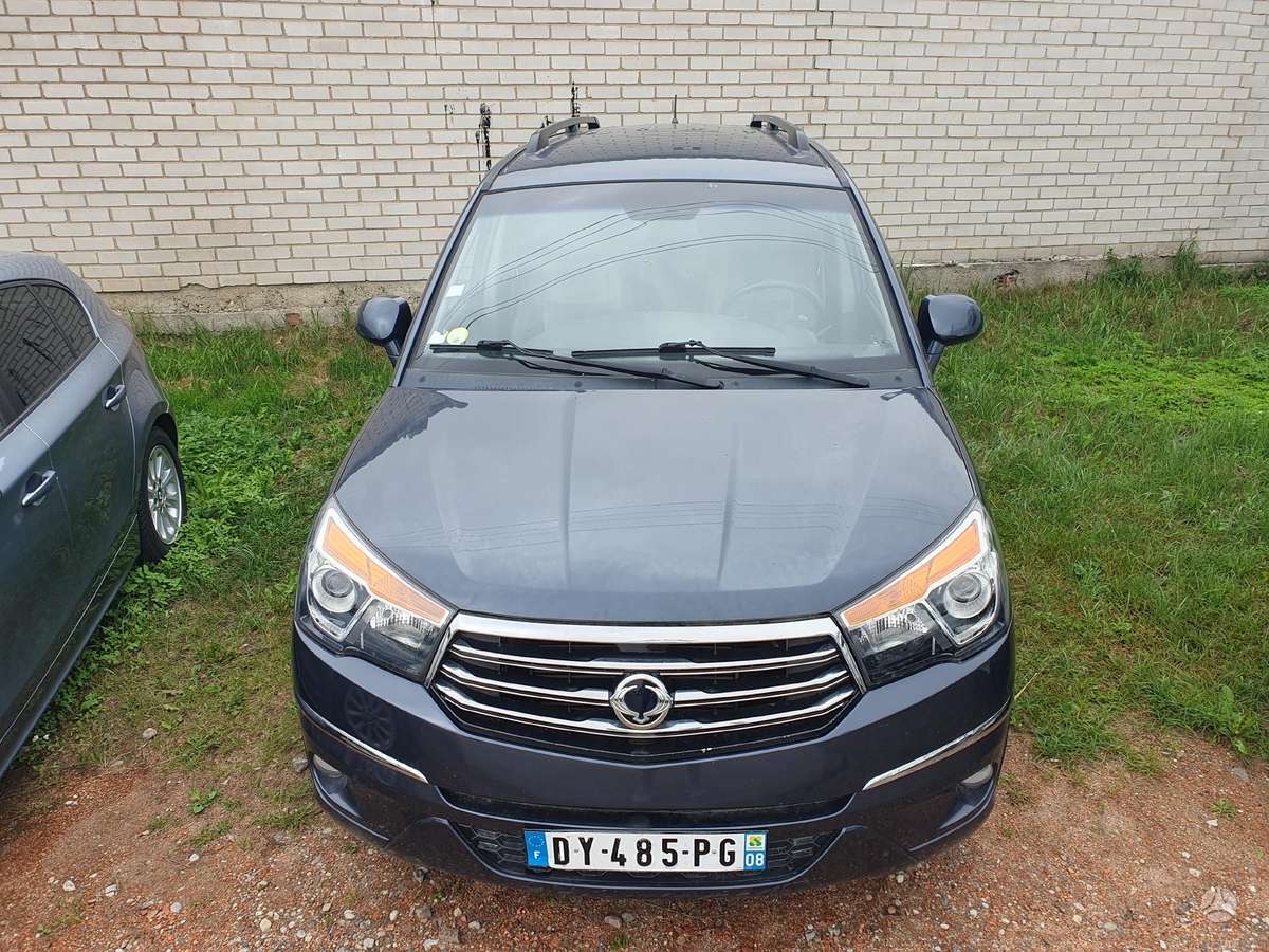 SsangYong Rodius - 9