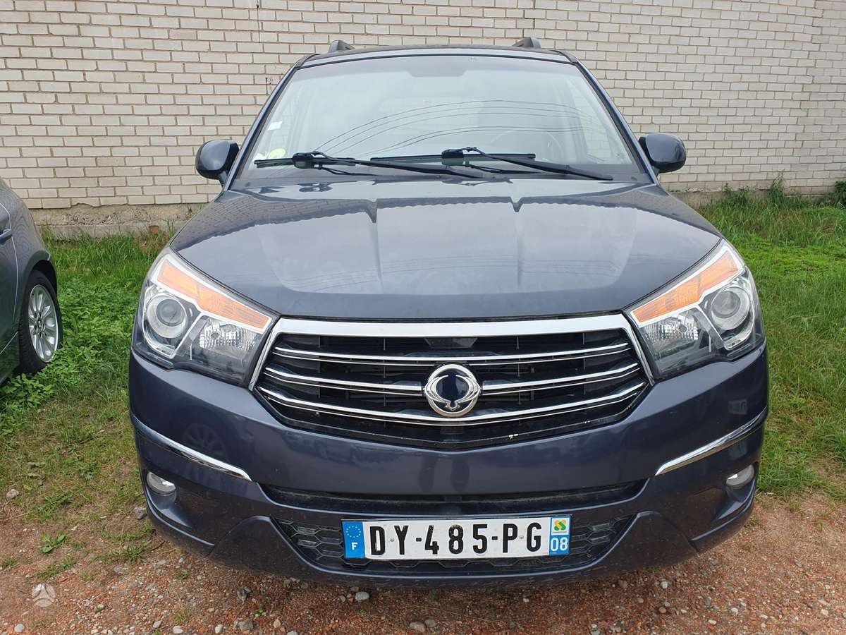 SsangYong Rodius - 10