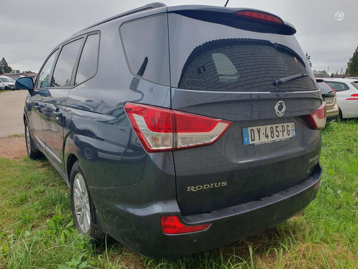 SsangYong Rodius - 5