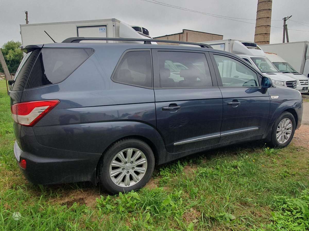 SsangYong Rodius - 6
