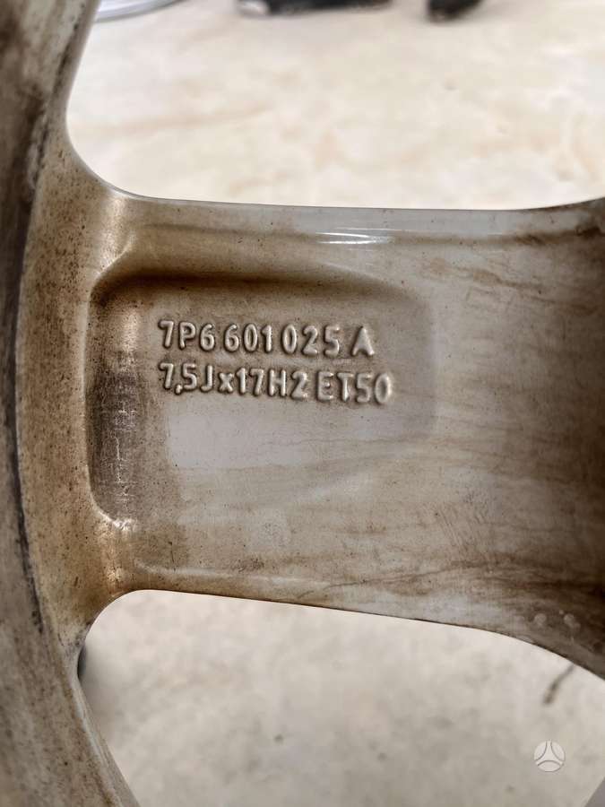 Volkswagen, light alloy, R17