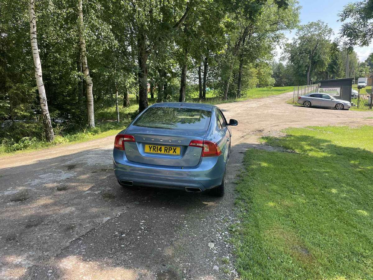 Volvo S60 dalimis