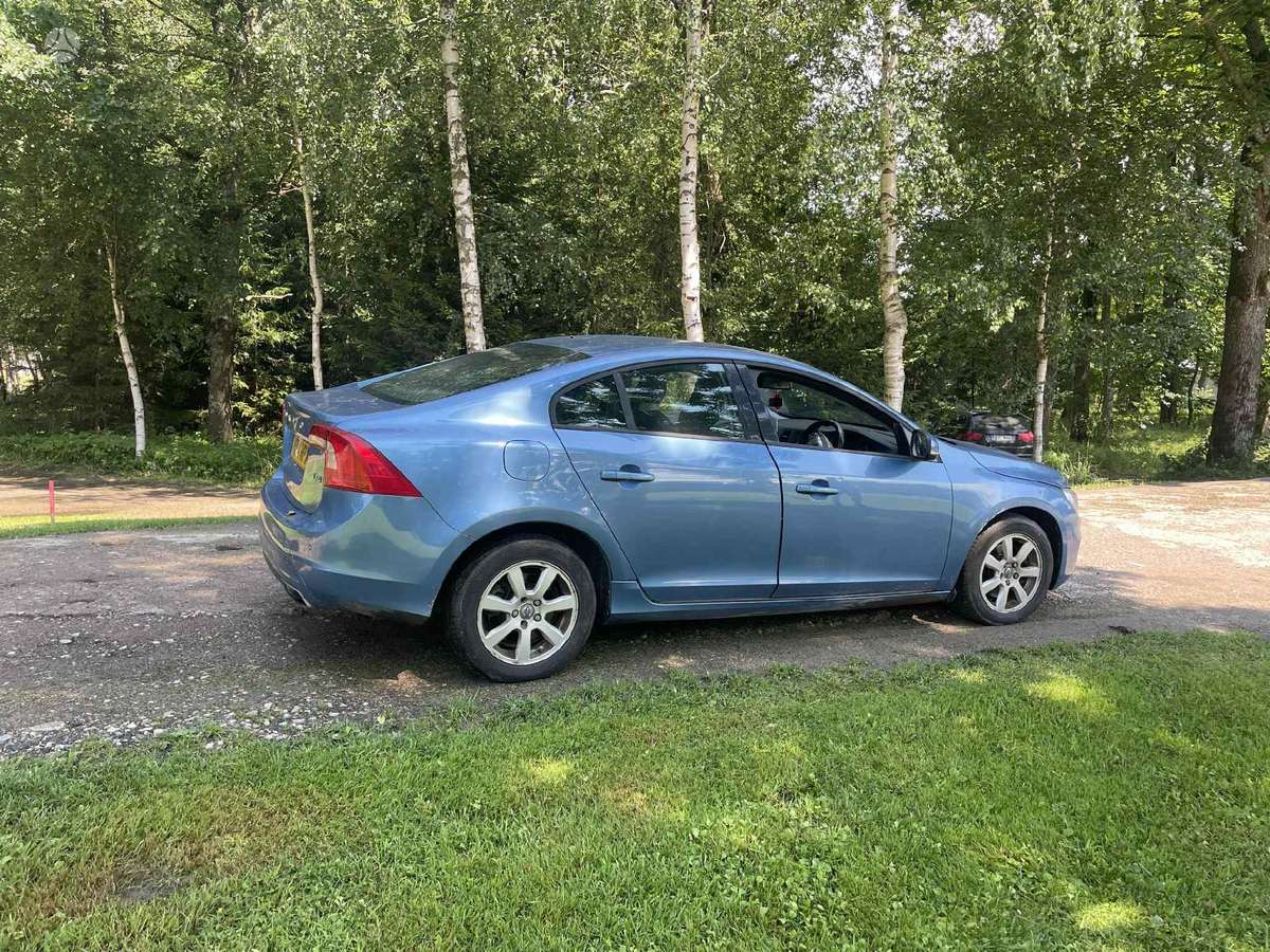 Volvo S60 dalimis