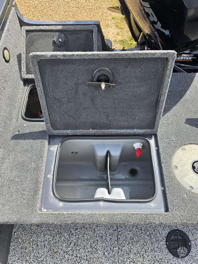 Tracker Targa V18, yachts / cruisers