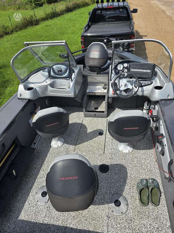 Tracker Targa V18, яхты / катера