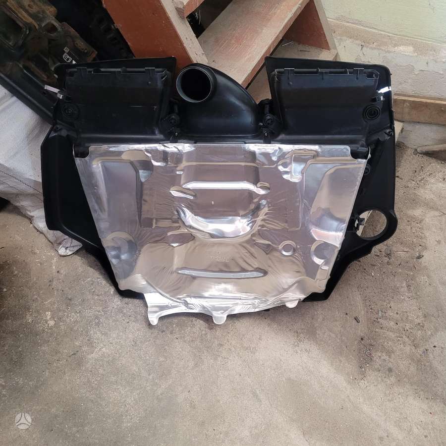 Porsche Cayenne bumper reinforcement