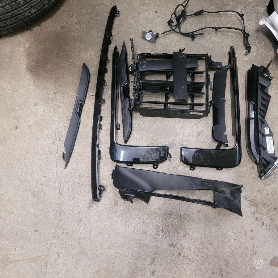 Porsche Cayenne bumper reinforcement