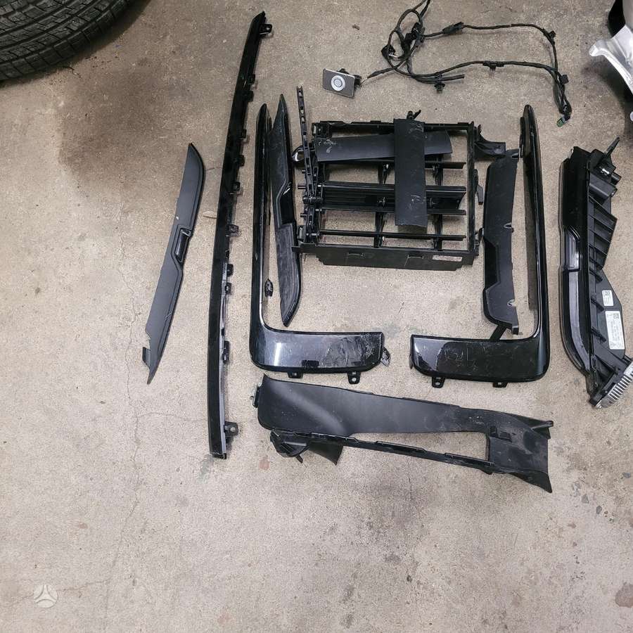 Porsche Cayenne bumper reinforcement