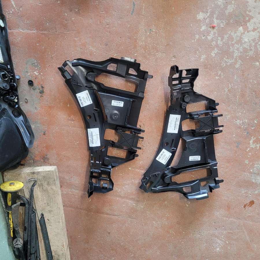 Porsche Cayenne bumper reinforcement
