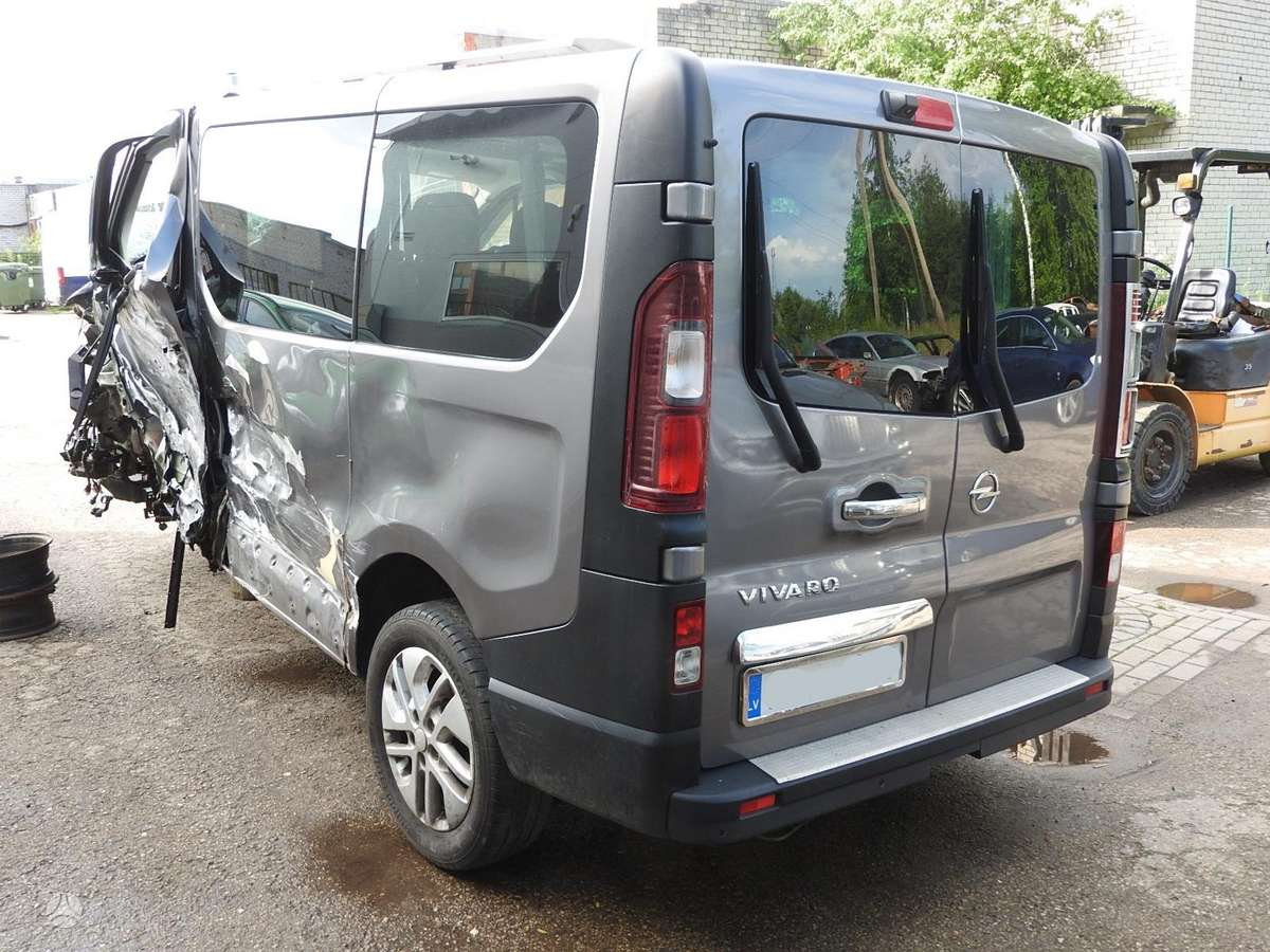 Renault Trafic детали салона