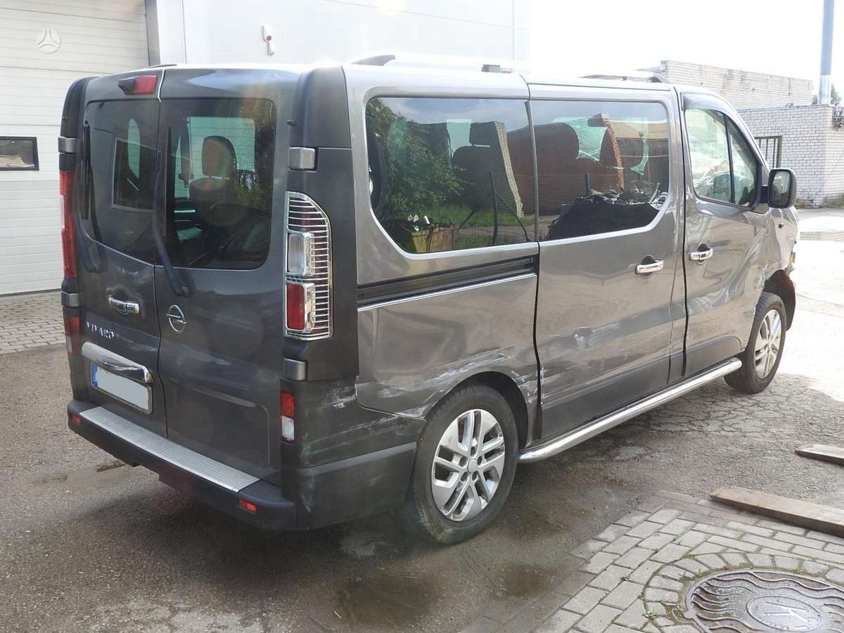 Renault Trafic salono detalės