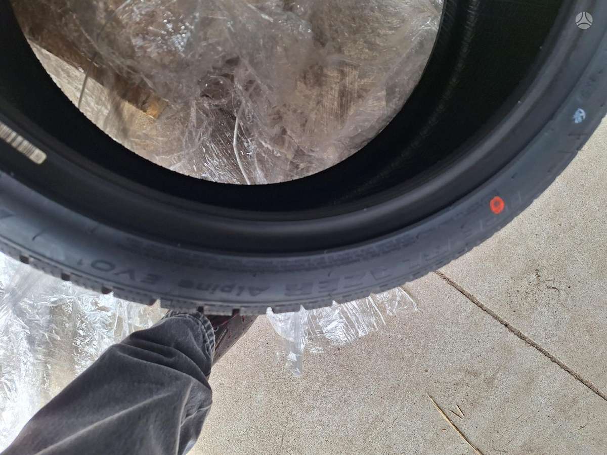 Sailun, žieminės 275/35 R20
