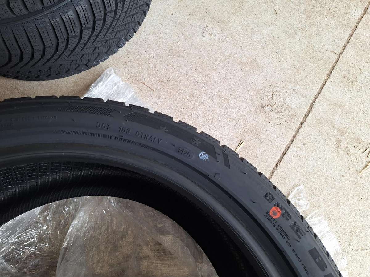 Sailun, žieminės 275/35 R20