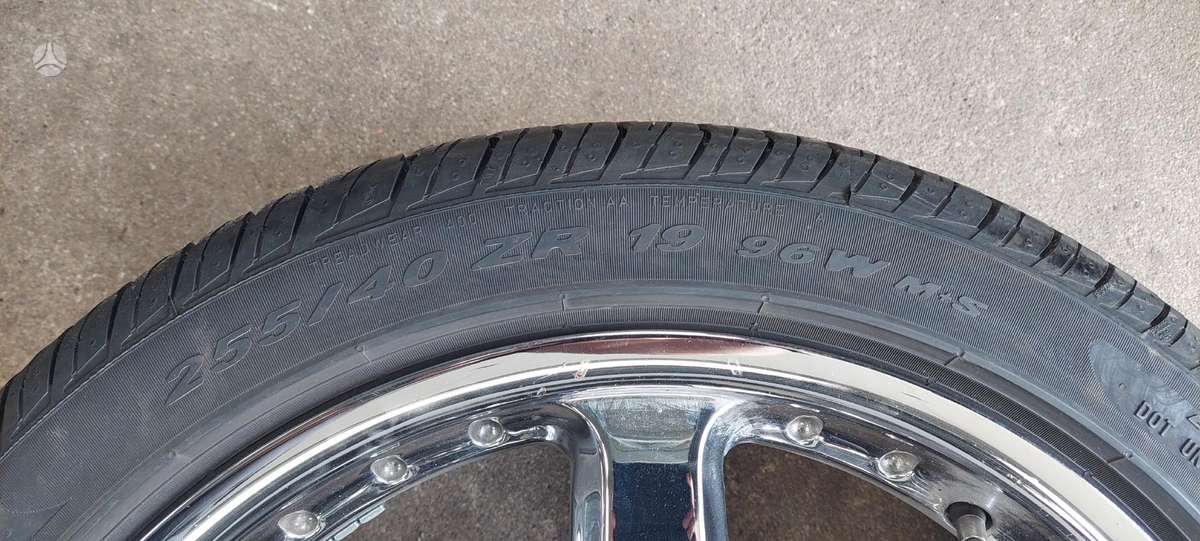 Pirelli, vasaras 255/40 R19