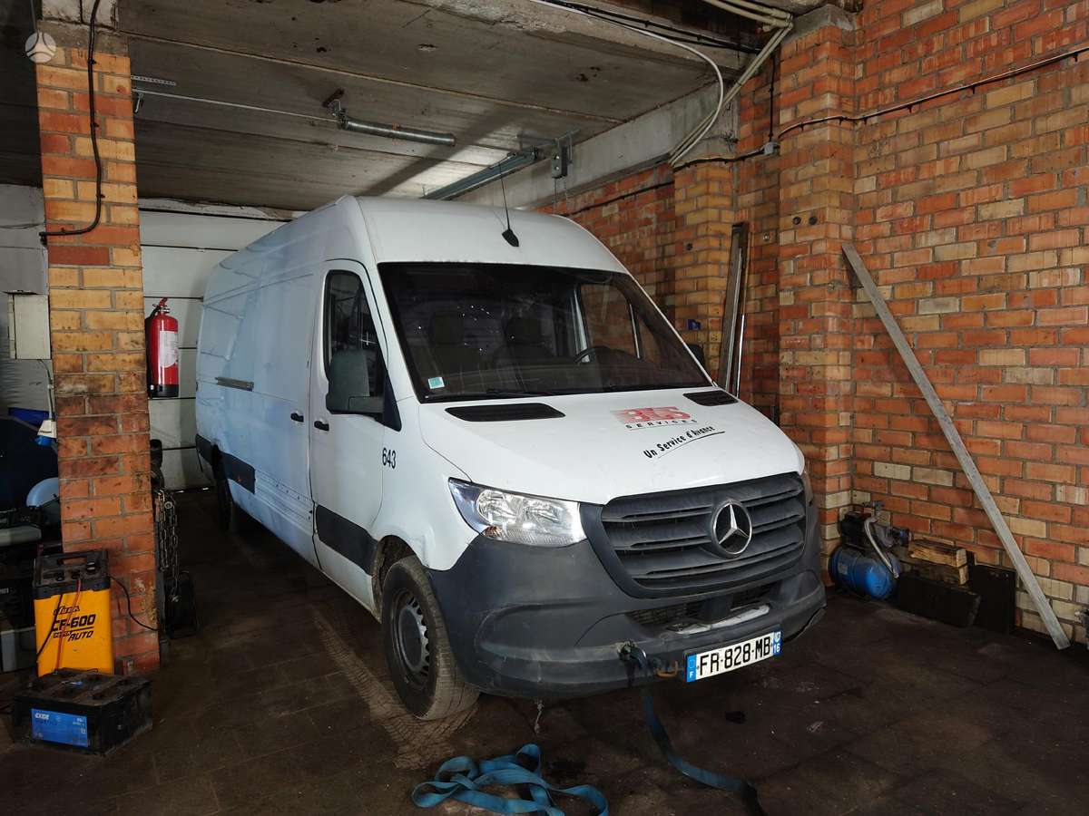 Mercedes-Benz Sprinter, cargo vans
