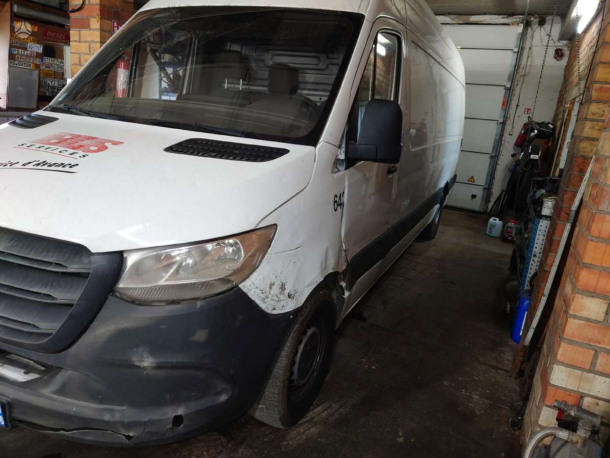 Mercedes-Benz Sprinter, cargo vans