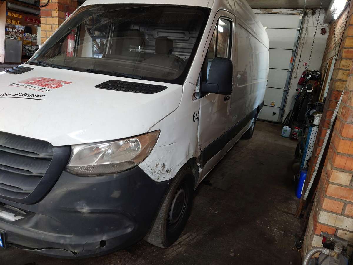 Mercedes-Benz Sprinter, preču