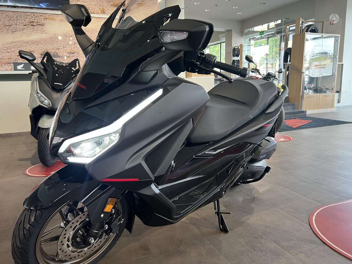 Honda Forza 125cc, мотороллеры / мопеды