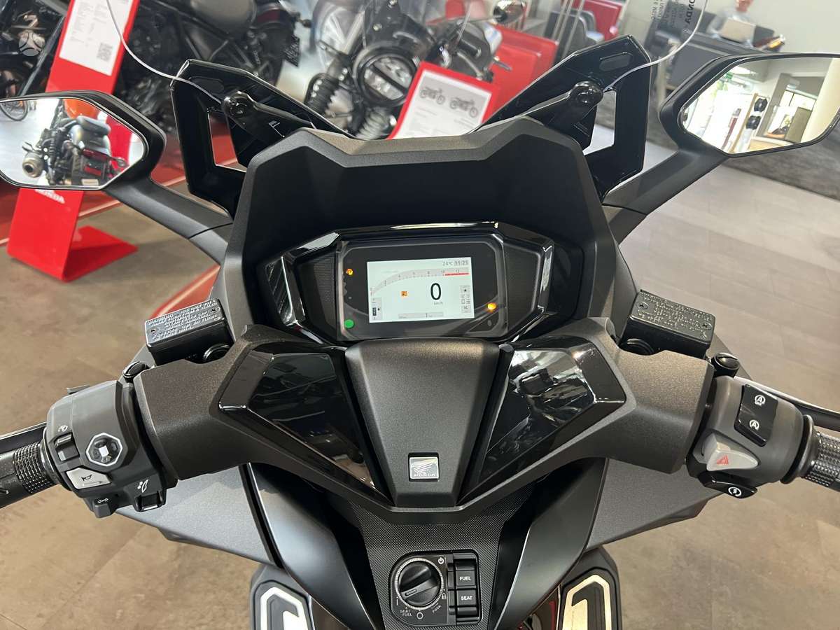 Honda Forza 125cc, мотороллеры / мопеды