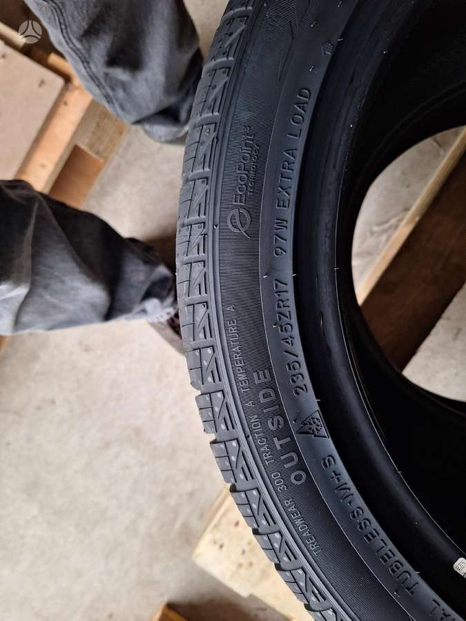 Sailun, universalios 235/45 R17