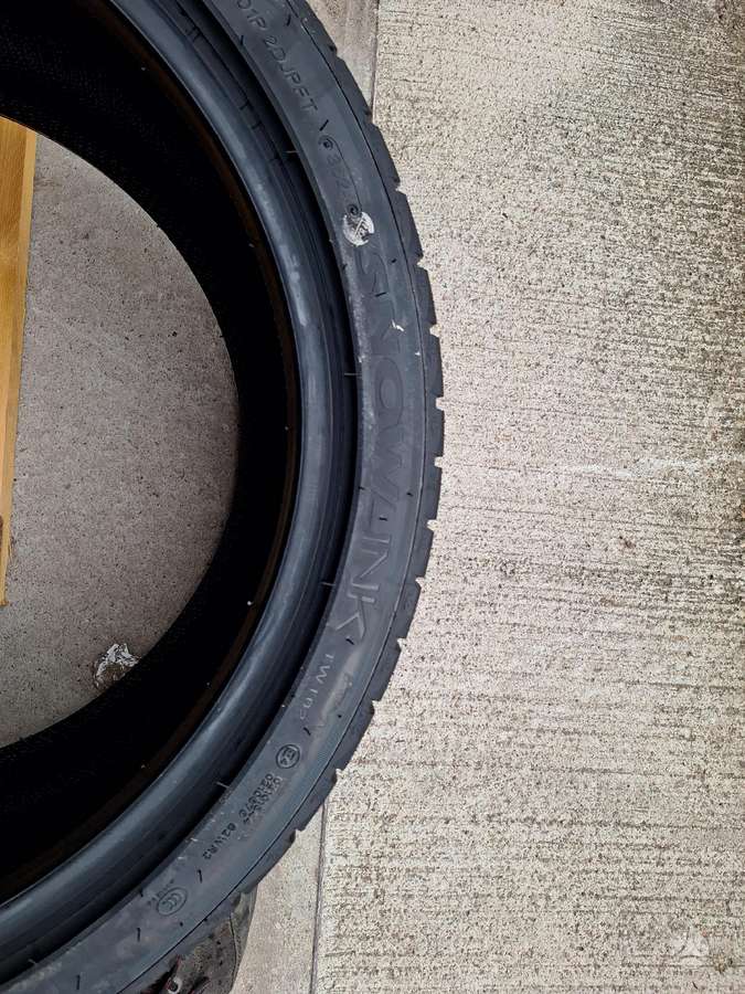 Triangle, ziemas 275/35 R19