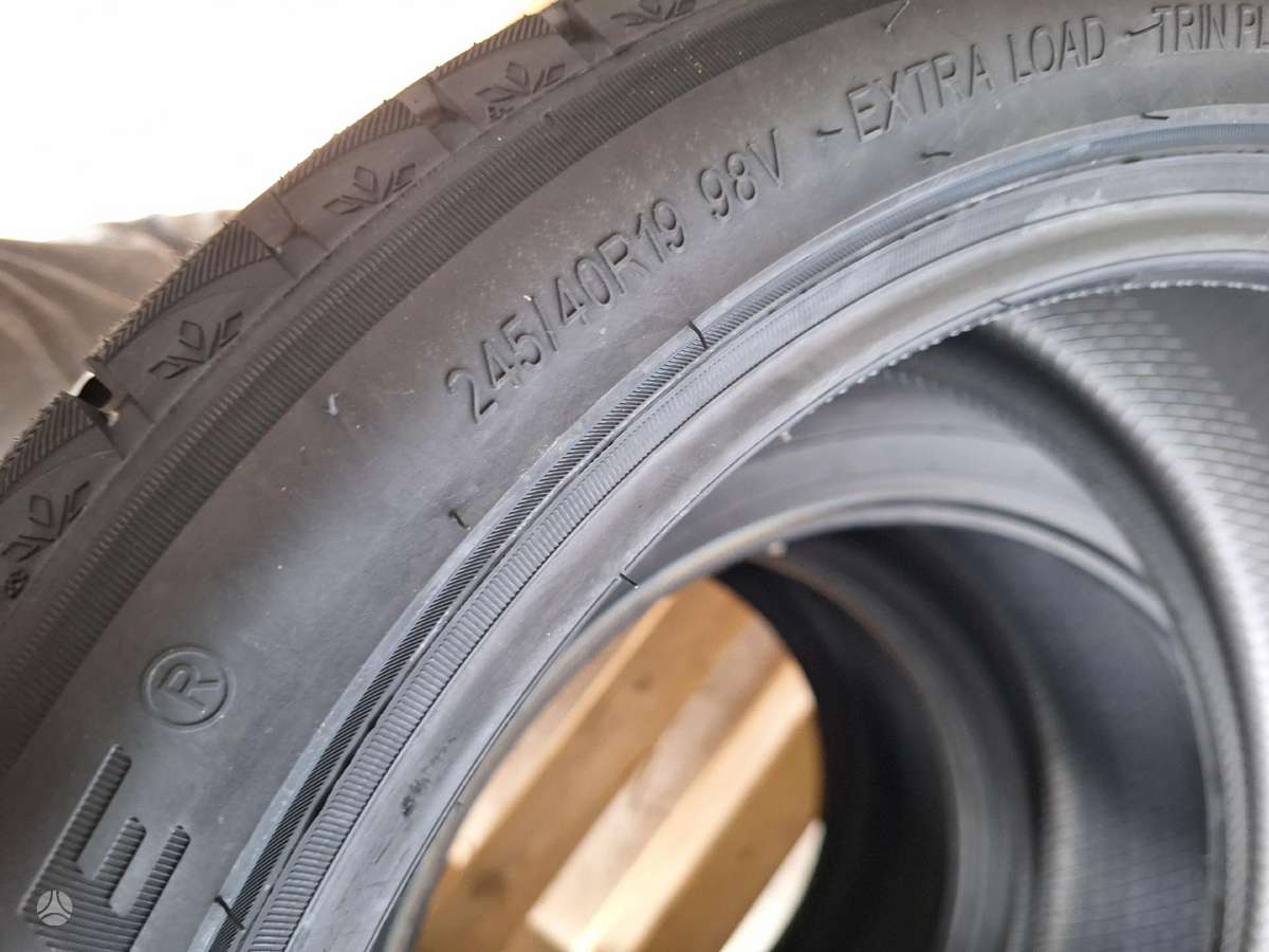 Triangle, ziemas 275/35 R19