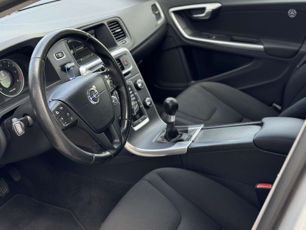 Volvo V60, 1.6 l., universalas