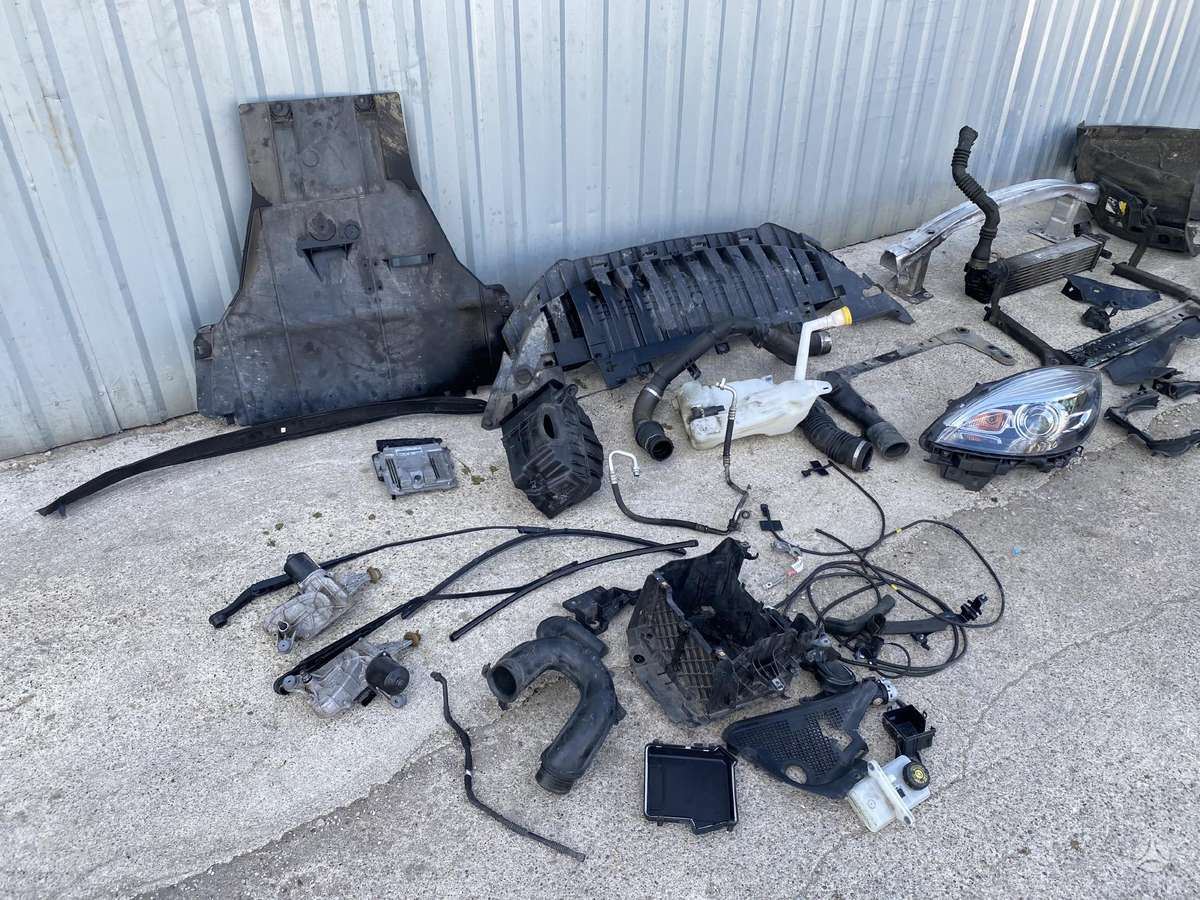 Renault Grand Scenic for parts