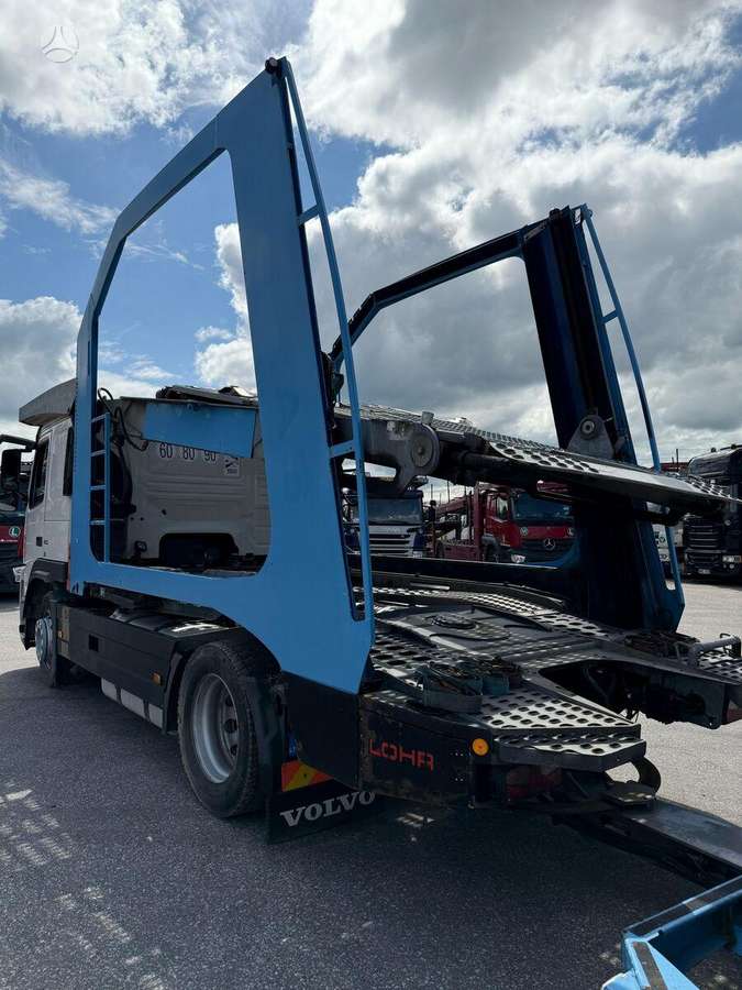 Volvo +LOHR 2011, auto transporters