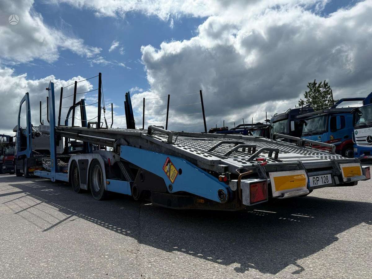 Volvo +LOHR 2011, auto transporters