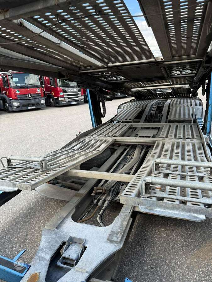 Volvo +LOHR 2011, auto transporters