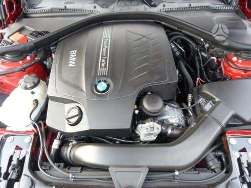 BMW 335 variklio detalės