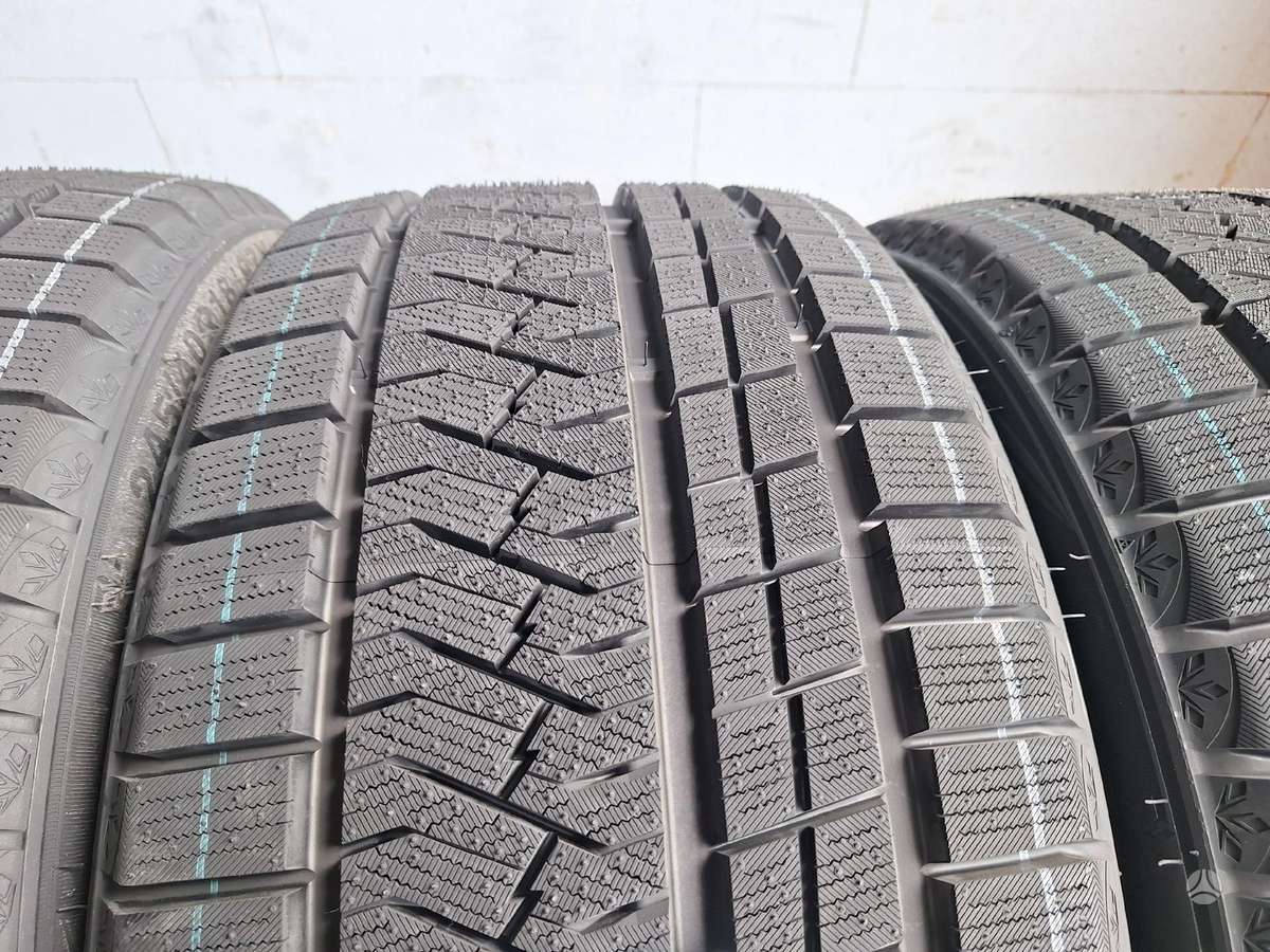 Triangle, universalios 245/40 R18