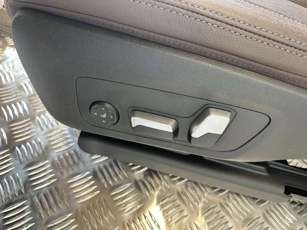 BMW X4 7km ventiliacija