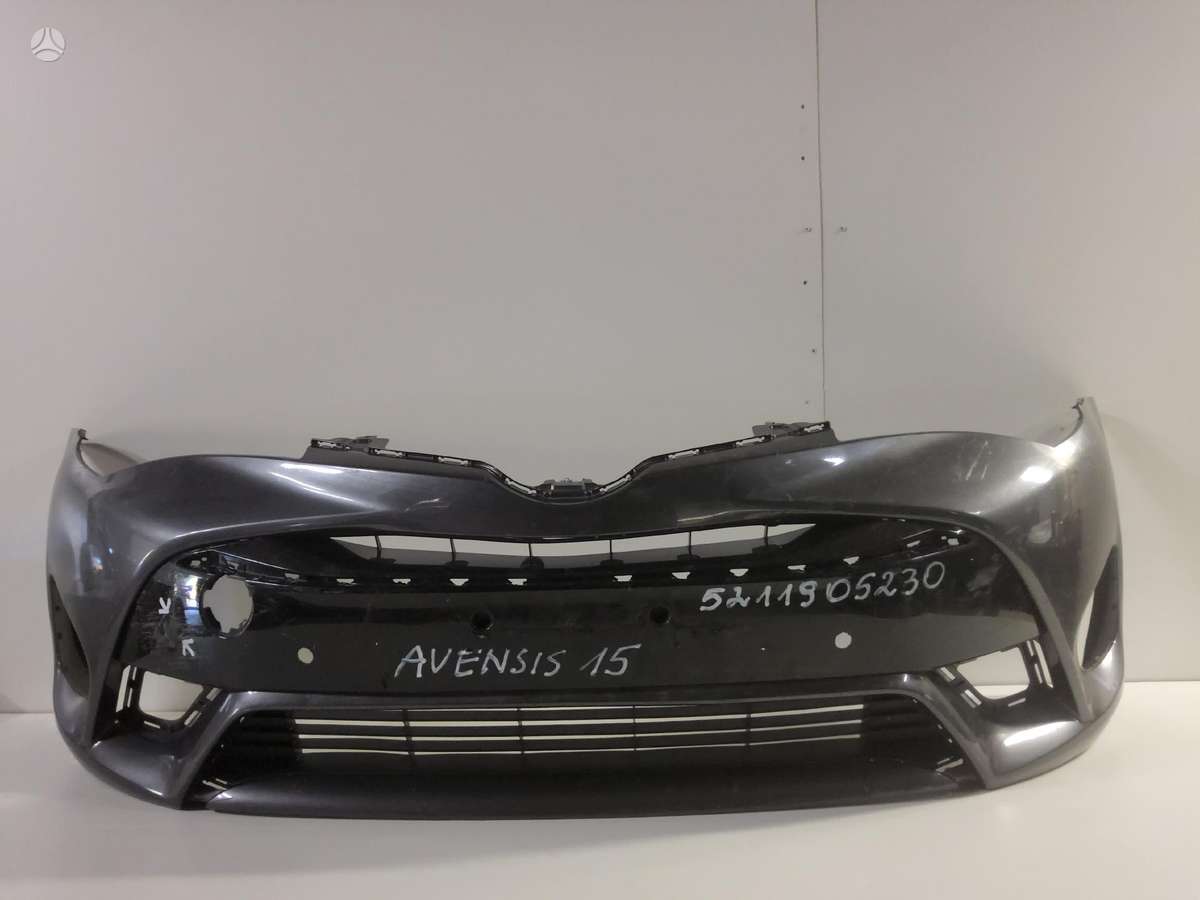 Toyota Avensis for parts