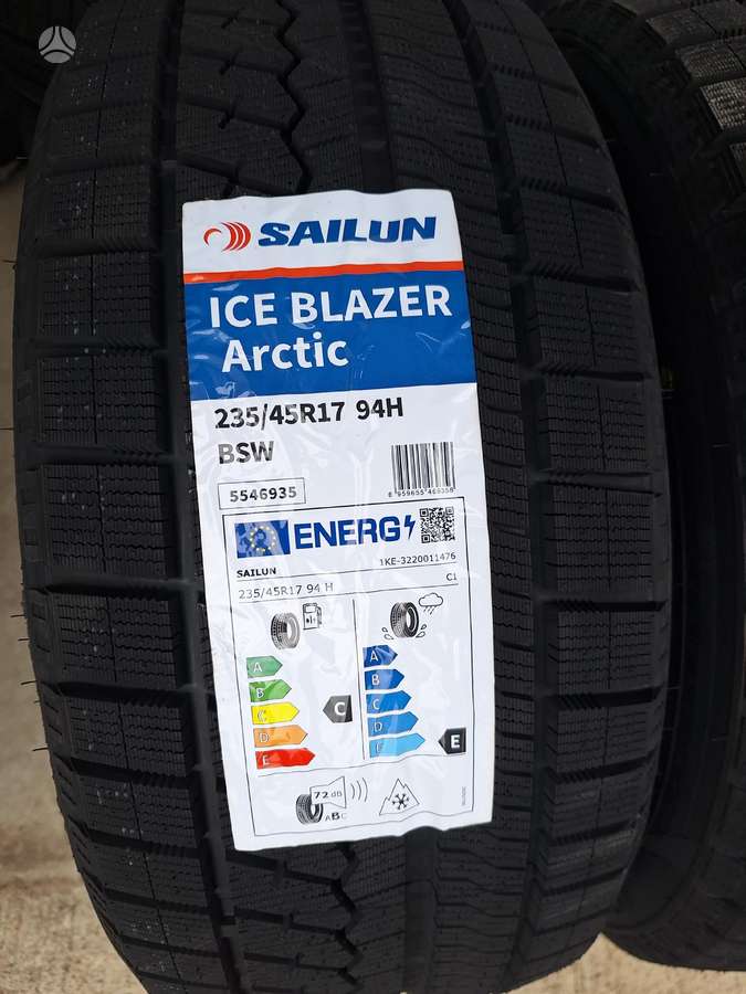 Sailun, žieminės 235/45 R17