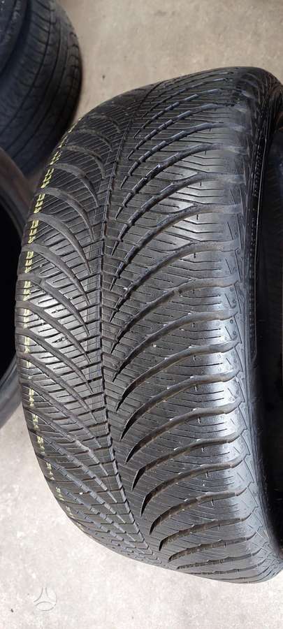 Goodyear, all-season 235/45 R17