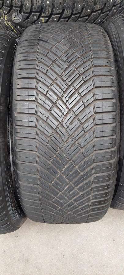 Continental, all-season 225/40 R18