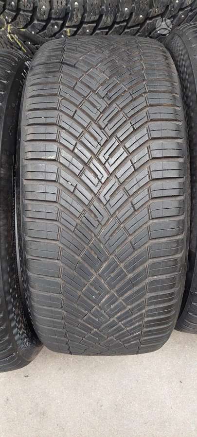 Continental, universalios 225/40 R18