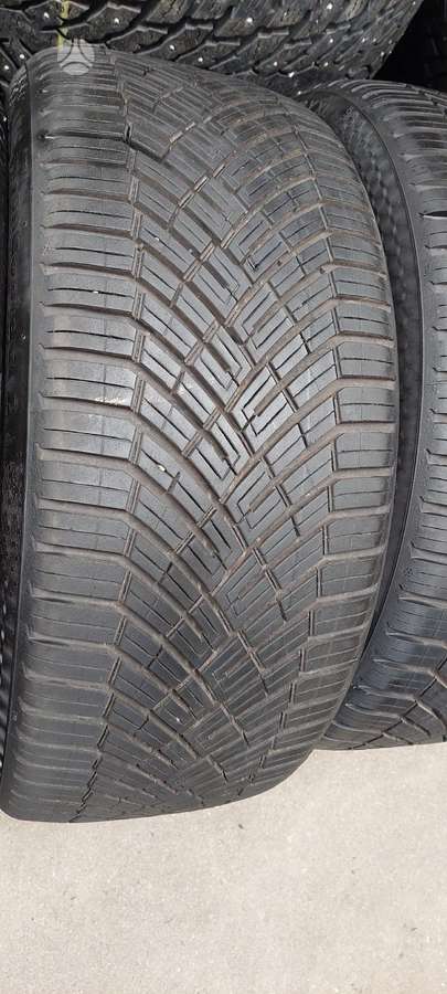 Continental, all-season 225/40 R18