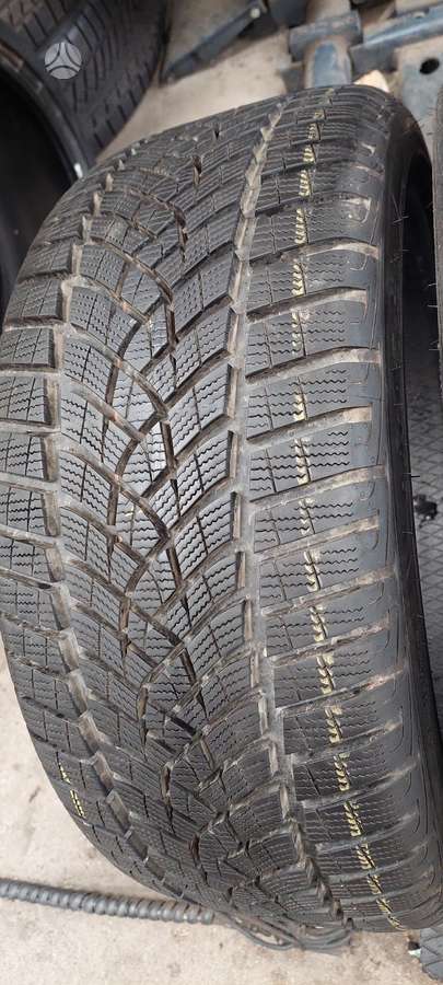 Goodyear, зимние 225/40 R18