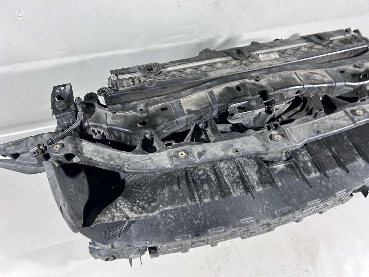 Porsche Cayenne dalimis