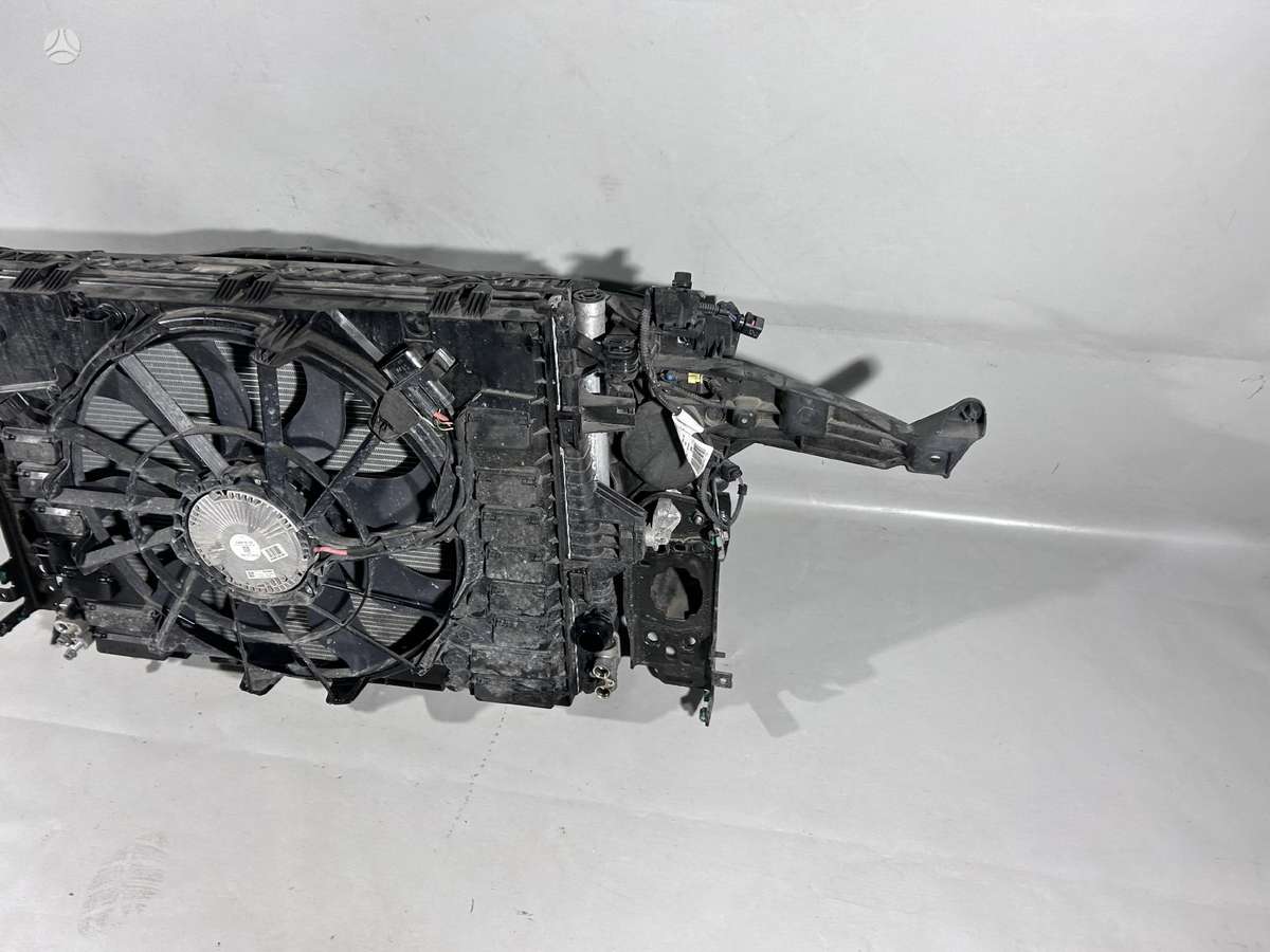 Porsche Cayenne dalimis
