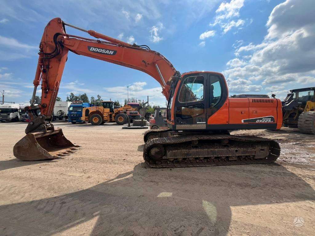 Doosan DX 225 LC, экскаваторы