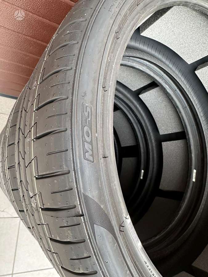 Pirelli P ZERO, vasaras 285/30 R21