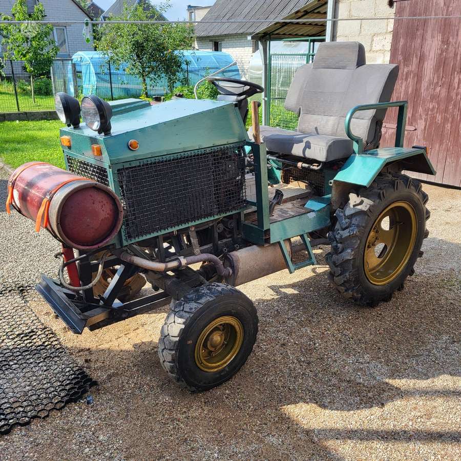 -Kita- Kita, tractors