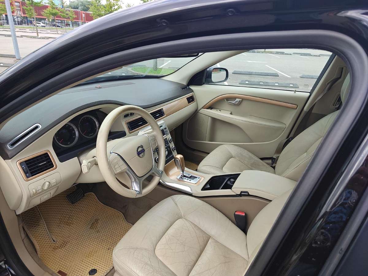 Volvo S80, 3.2 l., Седан